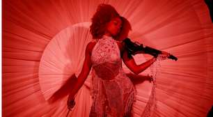 Helô Rocha faz sereias, deusas e figuras míticas invadirem a passarela do Rio Fashion Week, com o bordado como protagonista