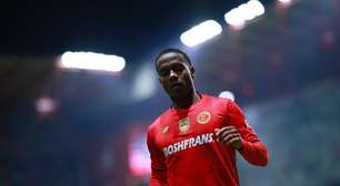 Ex-São Paulo protagoniza briga feia no México e vira piada nas redes