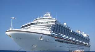 Passar 25 anos vivendo em cruzeiros cobrou seu preço para este milionário: ele não consegue mais caminhar em linha reta