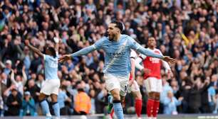 Manchester City bate Arsenal e encosta na liderança da Premier League