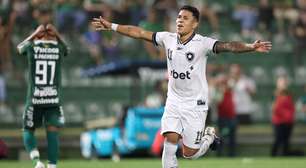 Botafogo goleia a Chapecoense na Arena Condá