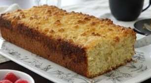 Cuca de coco: a melhor receita que você já fez com uma cobertura de coco irresistível