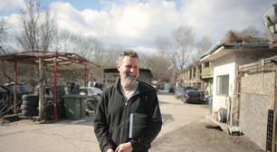 Eles dirigem carros usados, cozinham alimentos congelados e não compram roupas novas: esses são os milionários do "baixo consumo"