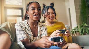 A psicologia afirma que adultos das décadas de 80 e 90, que cresceram com videogames e agora são pais, têm uma vantagem invisível na criação dos filhos