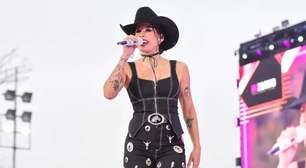 Ana Castela presenteia fã com bota e viraliza com tombo antes do palco; entenda