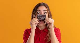 Nova regra do cartão endurece em 2026 e preocupa brasileiros ao atingir três grupos