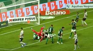 'É o atacante que está segurando': ouça o áudio do VAR que anulou pênalti contra o Palmeiras