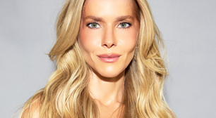 Monique Alfradique abandona o ruivo de 'Êta Mundo Melhor" e volta a ficar loira. Veja dicas da atriz para cuidar dos cabelos