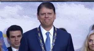 Governador de Minas Gerais dá Medalha da Inconfidência a Tarcísio de Freitas