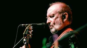 Colin Hay fala sobre relação com os hits e turnê do Men At Work no Brasil