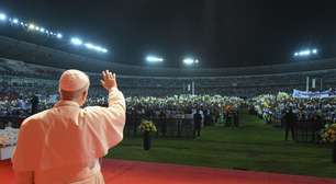 Papa pede a jovens na África que construam um mundo melhor