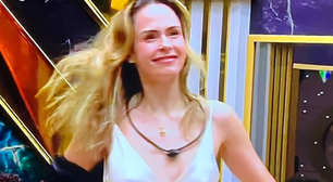 BBB 26: Ana Paula Renault aposta em full look branco de seda na final. Veja a marca da blusa e da calça