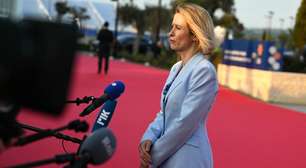 Zelensky comemora liberação de ajuda europeia de 90 bi à Ucrânia; UE amplia sanções à Rússia