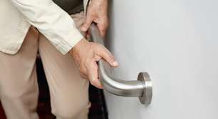 Queda pode ser grave: como cuidar da segurança de idosos em casa