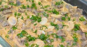 Strogonoff de carne clássico e muito suculento, com aquele molho cremoso que todos amam
