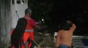 Camaragibe: muro desaba sobre casa e deixa mãe e filho feridos durante forte chuva