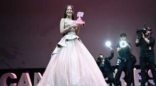 Jisoo, do BLACKPINK, recebe prêmio no Canneseries na França