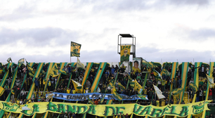 Arquibancada cede e deixa feridos em clássico na Argentina; veja