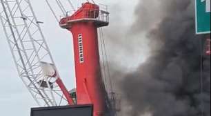 Incêndio de grandes proporções atinge guidaste no porto de Rio Grande