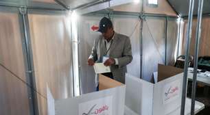 Com opções restritas, palestinos votam nas primeiras eleições desde o início da guerra