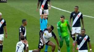 André, do Corinthians, é expulso e leva bronca de Diniz