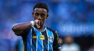 Gabriel Mec faz seu primeiro gol como profissional e Grêmio vence o Coritiba