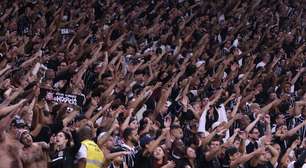 Expulsão em Corinthians x Vasco irrita torcedores nas redes: "Um crime"