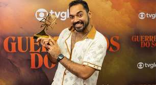 De malabarista a quase morte: aos 40 anos, Thomás Aquino carrega um histórico de perrengues difícil de engolir; ator de 'Coração Acelerado' vive auge no ar em duas novelas da Globo