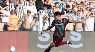 Fluminense entra em campo com ataque 100% estrangeiro