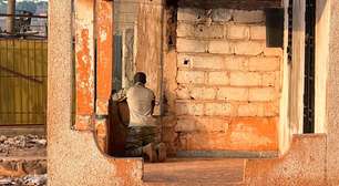 Após fim de semana de combates, Mali vive calma frágil e chefe da junta não se pronuncia