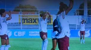 Jogadoras negras do Fluminense em ato corajoso paralisam partida contra o racismo