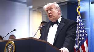 Trump ataca jornalista e rebate acusações de atirador: 'Não sou pedófilo'