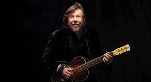 Lenine anuncia turnê do álbum 'EITA'; confira datas