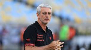 Odair Hellmann enaltece apoio da torcida na vitória do Athletico de virada: 'Fez a diferença'