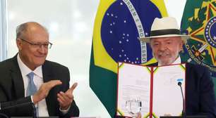 "Feito a ferro, suor e sangue": Lula assina tratado Mercosul-UE após 27 anos de espera