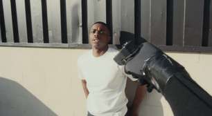 Vince Staples anuncia álbum 'Cry Baby' para junho e lança single 'Blackberry Marmalade' com clipe polêmico