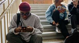 Geração Z está menos entusiasmada e com mais raiva da IA, diz estudo