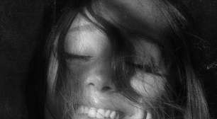 Ariana Grande pega todos de surpresa e anuncia oitavo álbum, "petal"