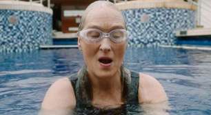 Aos 76 anos, Meryl Streep, de 'O Diabo Veste Prada', ensina que musculação é ótimo, mas a natação é o melhor exercício para a longevidade: 'Tento nadar uma milha todos os dias'