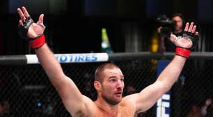 Strickland volta a disparar contra Chimaev antes de luta: "Vamos morrer inimigos"