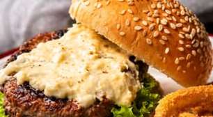 Hambúrguer de fraldinha suculento com aioli de alho