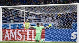 Surpresa na escalação, Otávio comenta a vitória do Cruzeiro e a sua atuação