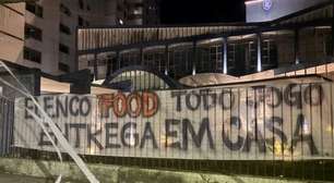 Torcida do Remo faz protesto inusitado: "Elenco Ifood"