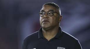 Roger Machado explica linha de três e valoriza empate do São Paulo