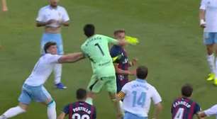 Goleiro é suspenso por 13 jogos por socar adversário em jogo na Espanha