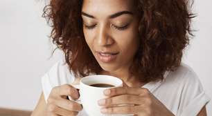 Nutricionista explica o que acontece quando você bebe café em jejum; entenda