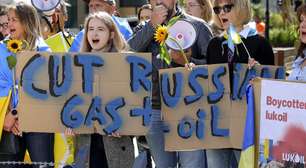 Sanções econômicas causam centenas de milhares de mortes anuais, um custo comparável ao das guerras