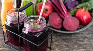 Xixi colorido e calma na alma: por que alimentos como beterraba e vitaminas mudam a urina e quando isso não é sinal de problema