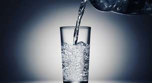 Entre física e fisiologia: o que acontece no corpo quando bebemos água gelada e quanto isso realmente influencia o peso