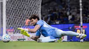 Cria do Cruzeiro, Otávio supera Fábio e iguala Dida na Libertadores